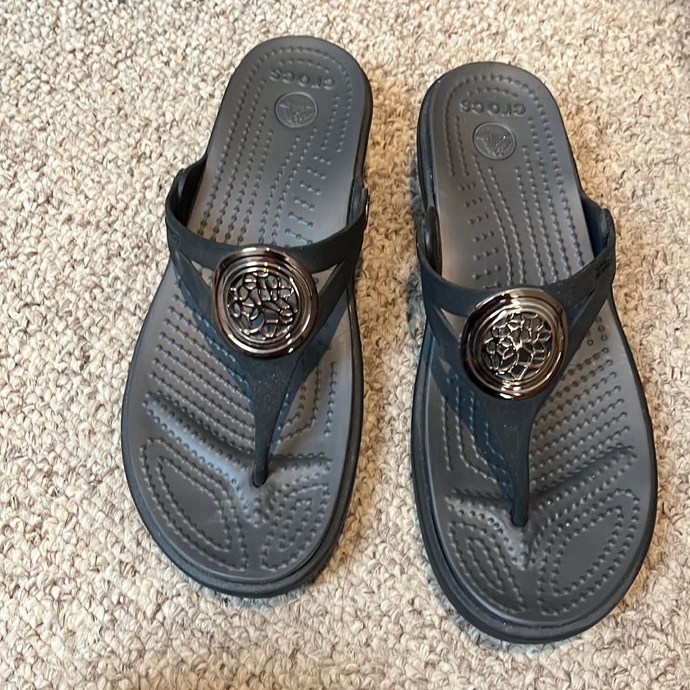 Crocs flip flops. Like new !